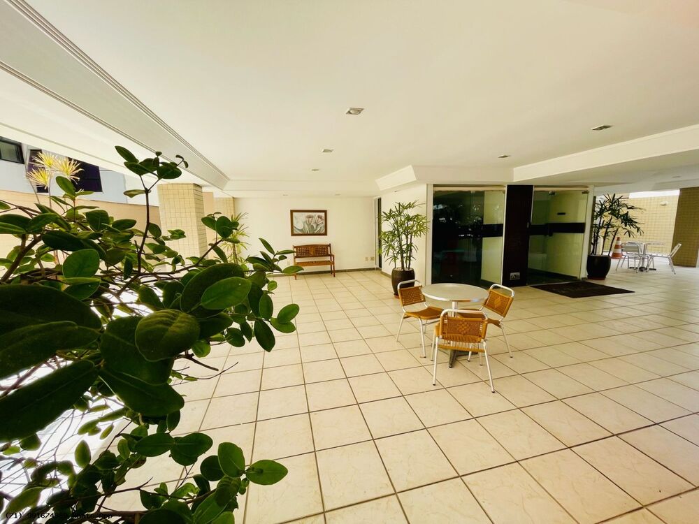 Apartamento à venda com 2 quartos, 63m² - Foto 4