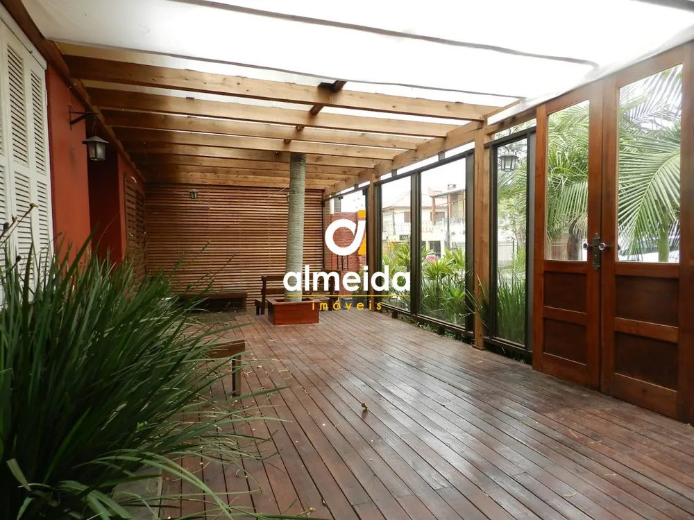Casa, 5 quartos, 372 m² - Foto 1