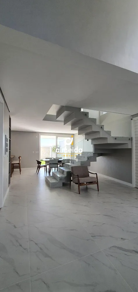 Casa, 3 quartos, 205 m² - Foto 2