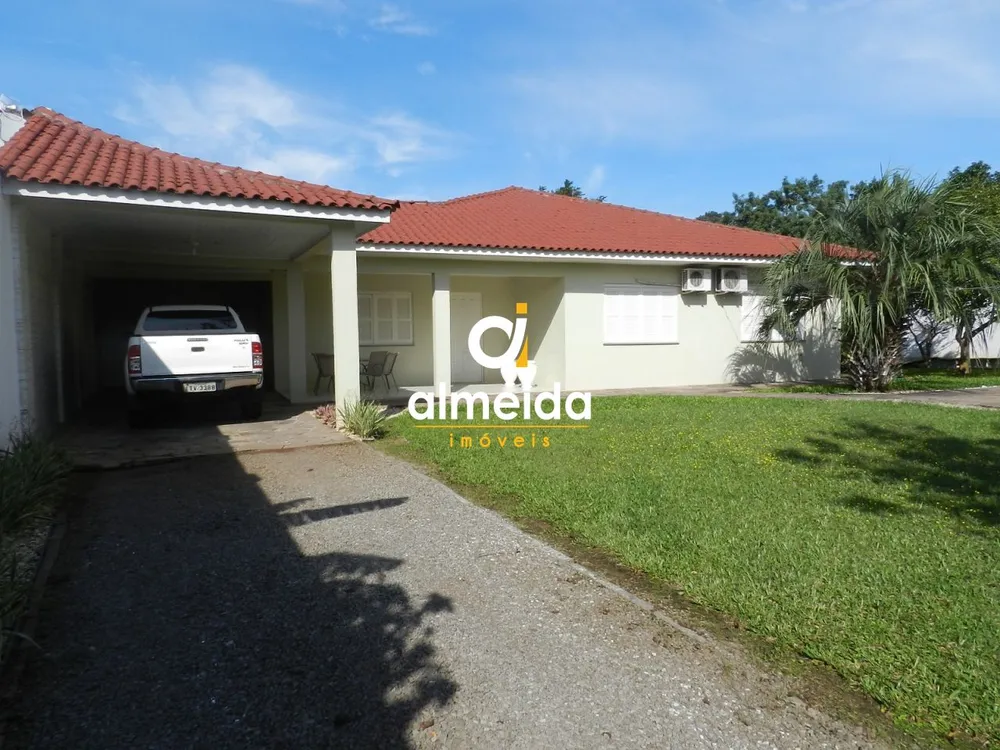 Casa, 3 quartos, 210 m² - Foto 1