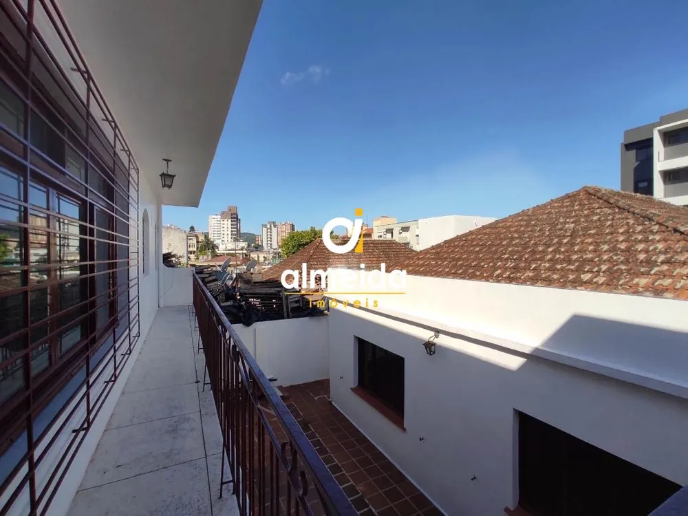 Casa, 6 quartos, 250 m² - Foto 1
