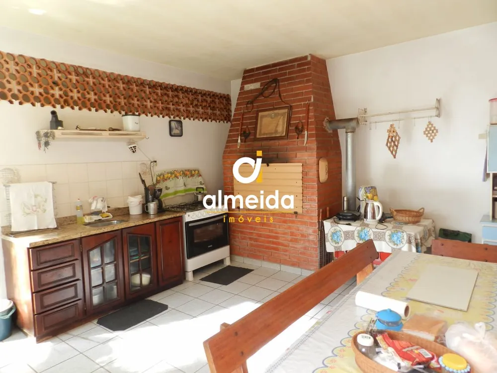 Casa, 3 quartos, 200 m² - Foto 1