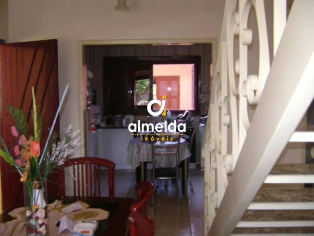 Casa, 4 quartos, 180 m² - Foto 1