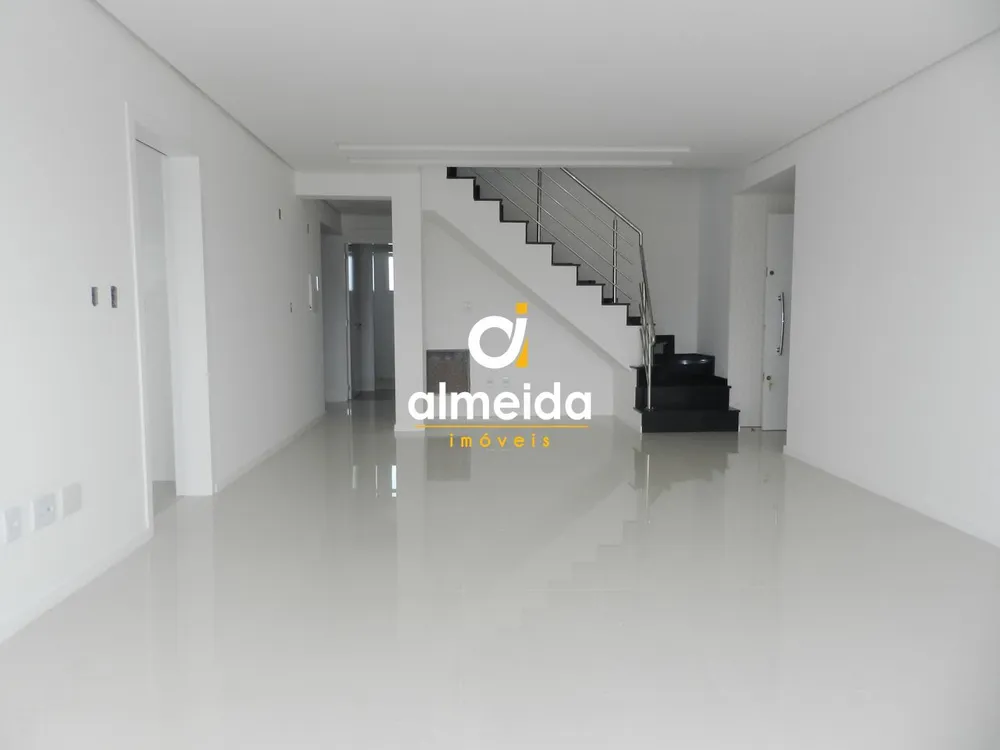 Cobertura, 4 quartos, 217 m² - Foto 2