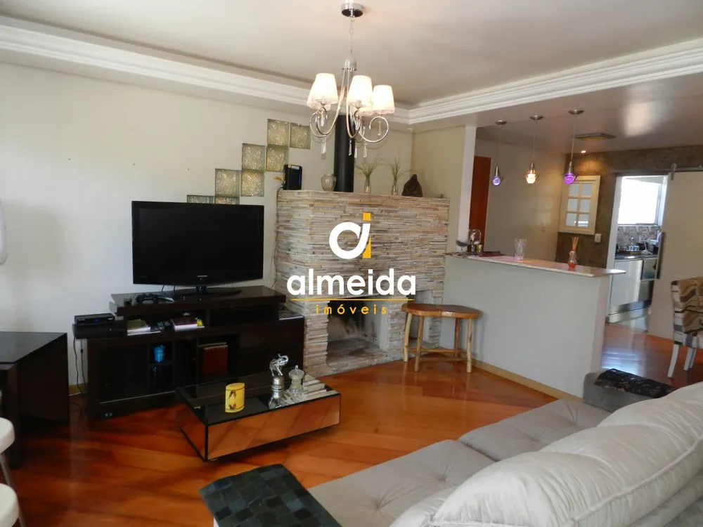 Casa, 6 quartos, 249 m² - Foto 3