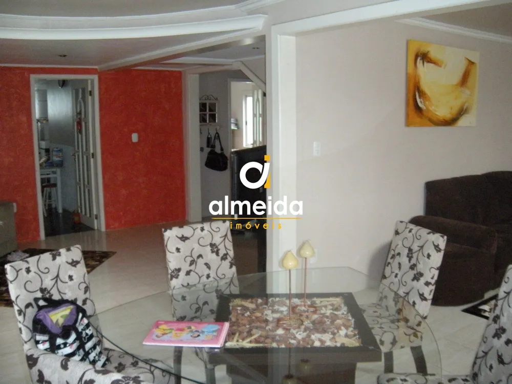 Casa, 3 quartos, 266 m² - Foto 2