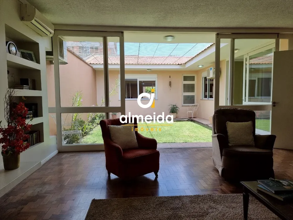 Casa, 4 quartos, 267 m² - Foto 1