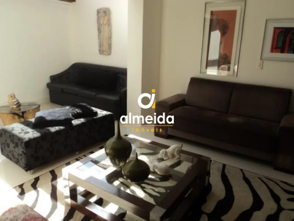 Casa, 3 quartos, 279 m² - Foto 1