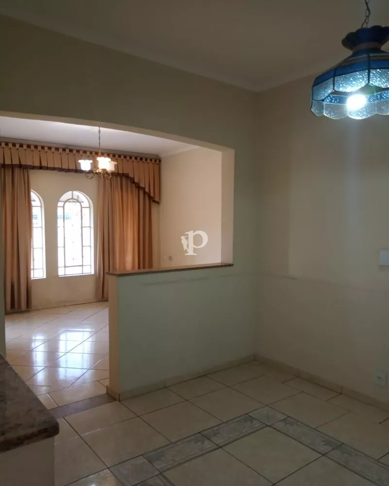 Casa à venda com 3 quartos, 250m² - Foto 7