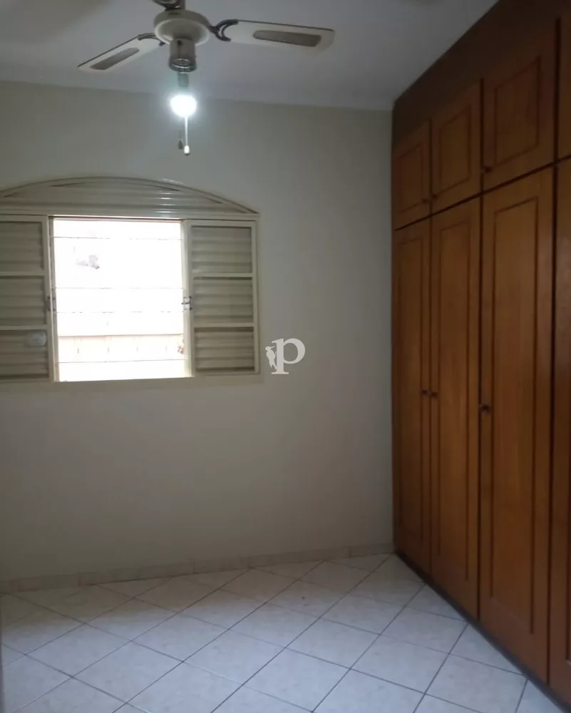 Casa à venda com 3 quartos, 250m² - Foto 11