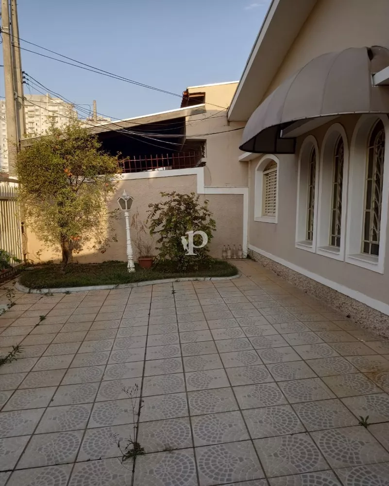 Casa à venda com 3 quartos, 250m² - Foto 2