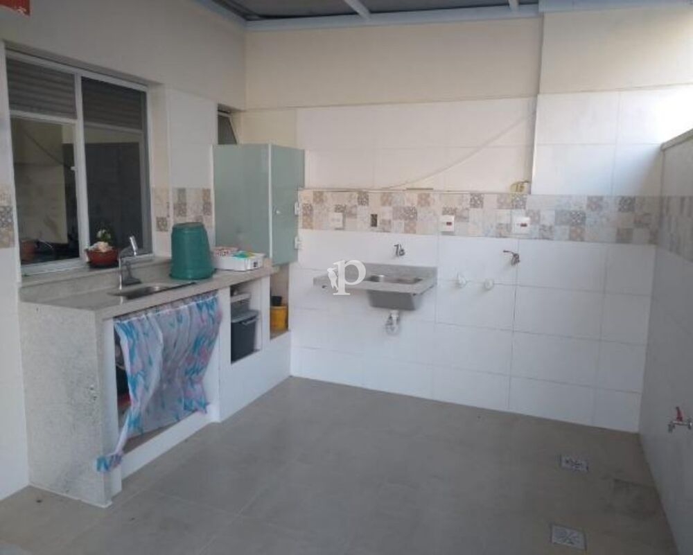 Apartamento à venda com 3 quartos, 140m² - Foto 2