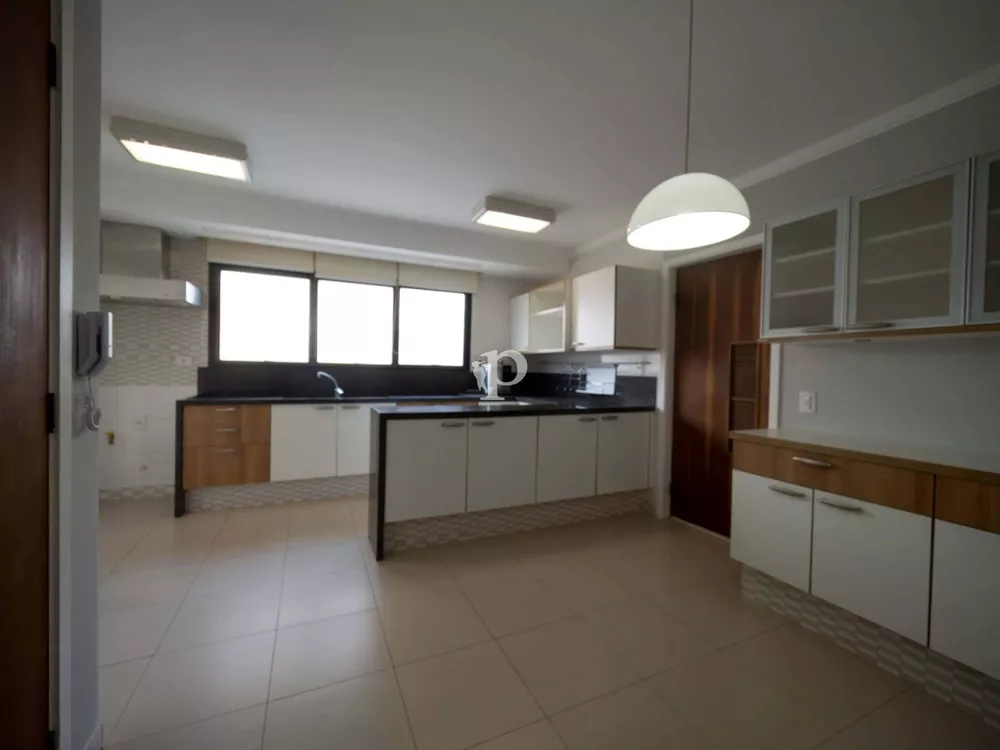 Apartamento à venda com 4 quartos, 226m² - Foto 7