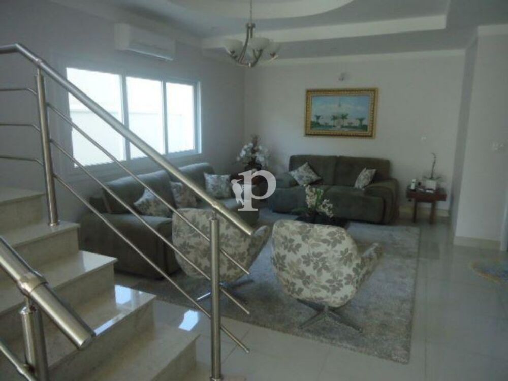 Casa à venda com 3 quartos - Foto 1