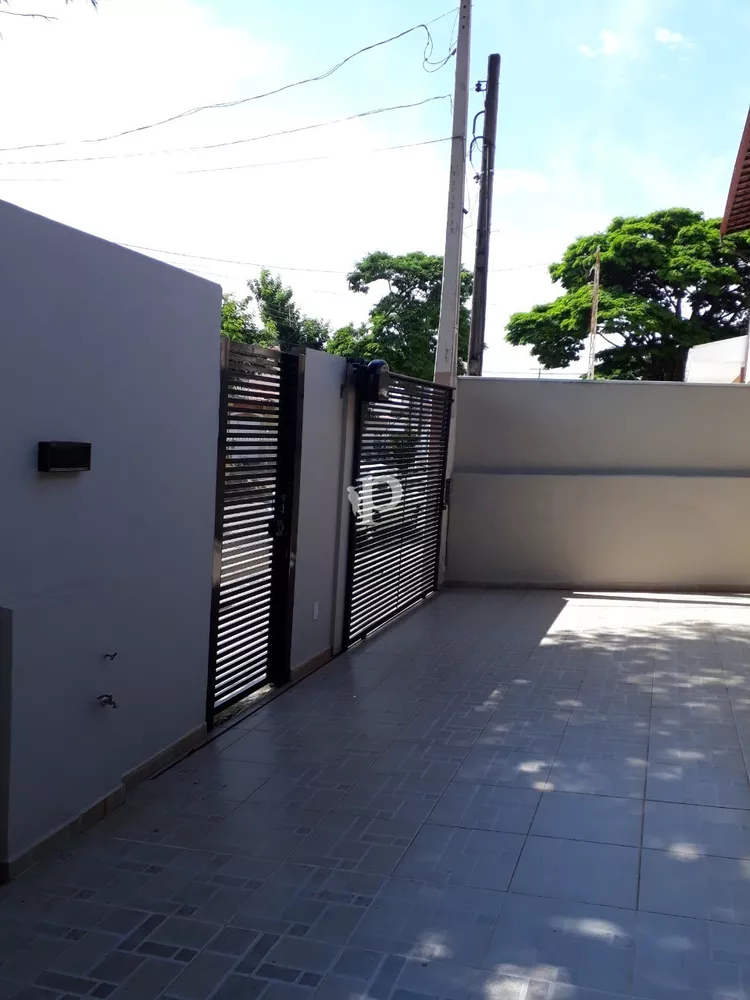 Casa à venda com 3 quartos, 250m² - Foto 2