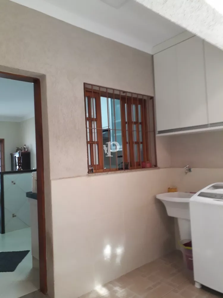 Casa à venda com 3 quartos, 250m² - Foto 8