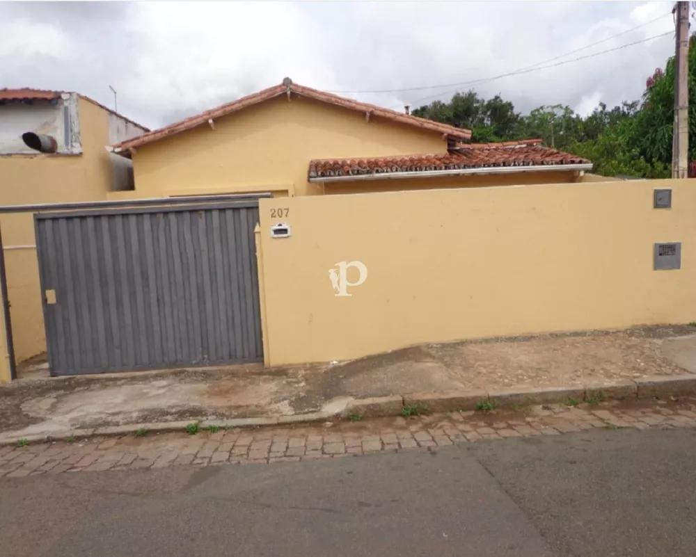 Casa à venda com 3 quartos, 400m² - Foto 1