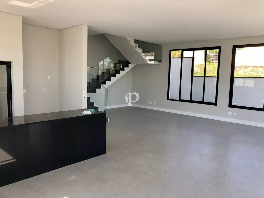 Casa à venda com 4 quartos, 411m² - Foto 2