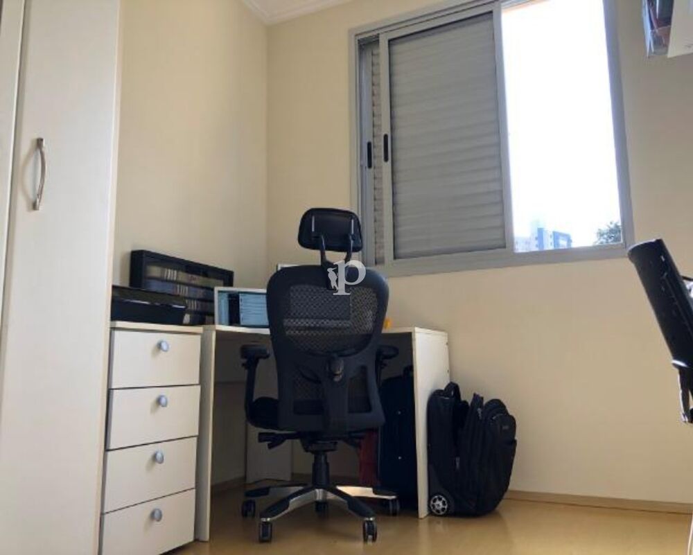 Apartamento à venda com 2 quartos, 70m² - Foto 4