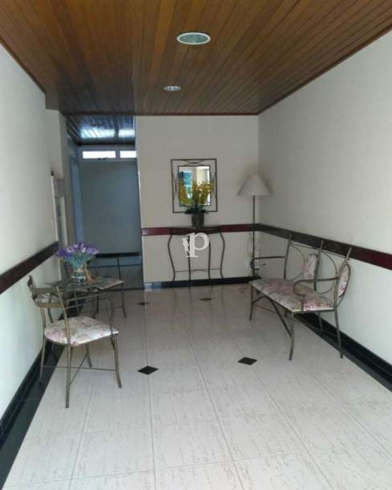 Apartamento à venda com 2 quartos, 70m² - Foto 1
