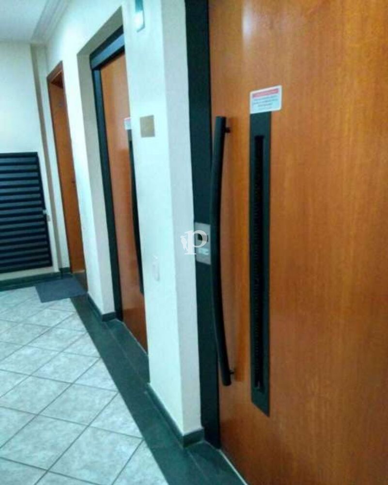 Apartamento à venda com 2 quartos, 70m² - Foto 2