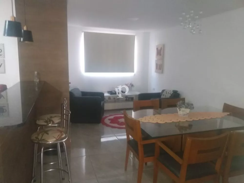 Casa à venda com 3 quartos, 215m² - Foto 4