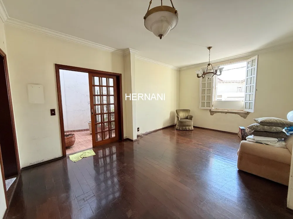 Casa, 3 quartos, 231 m² - Foto 1