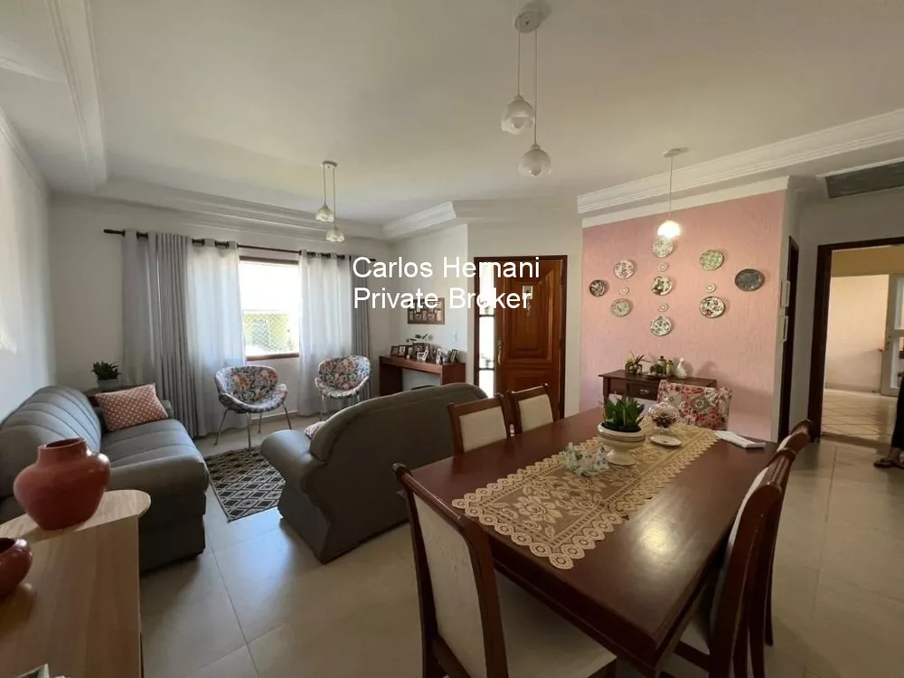 Casa à venda com 4 quartos, 201m² - Foto 1