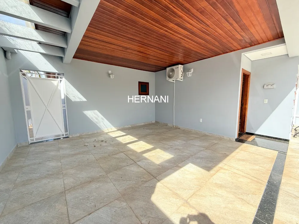 Casa, 3 quartos, 308 m² - Foto 1