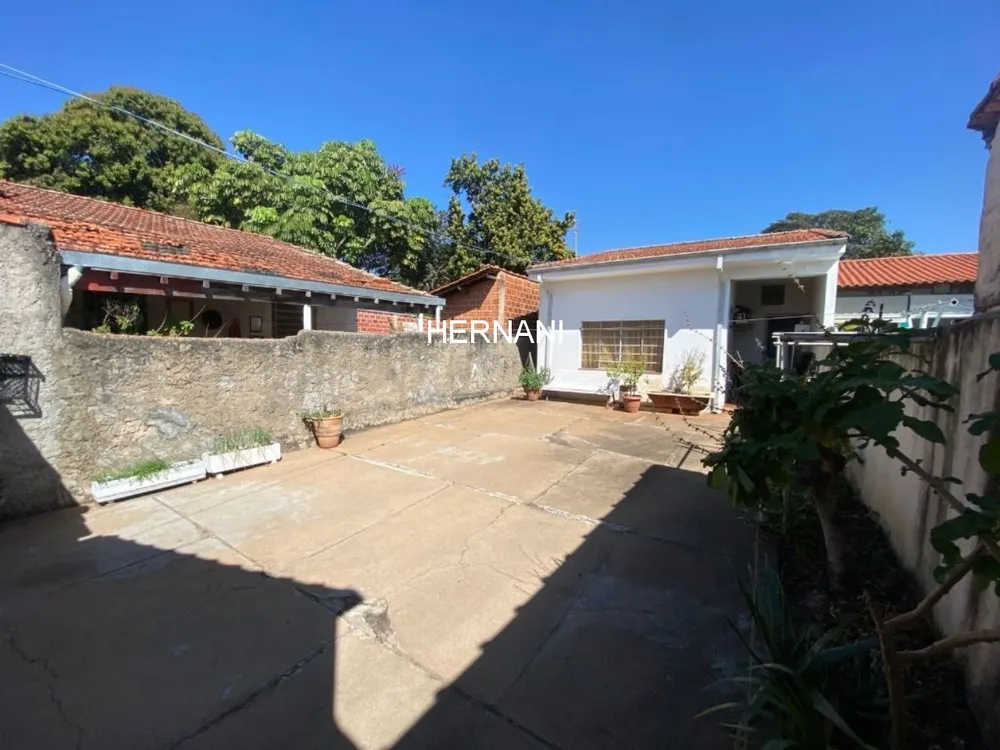 Casa, 3 quartos, 248 m² - Foto 1