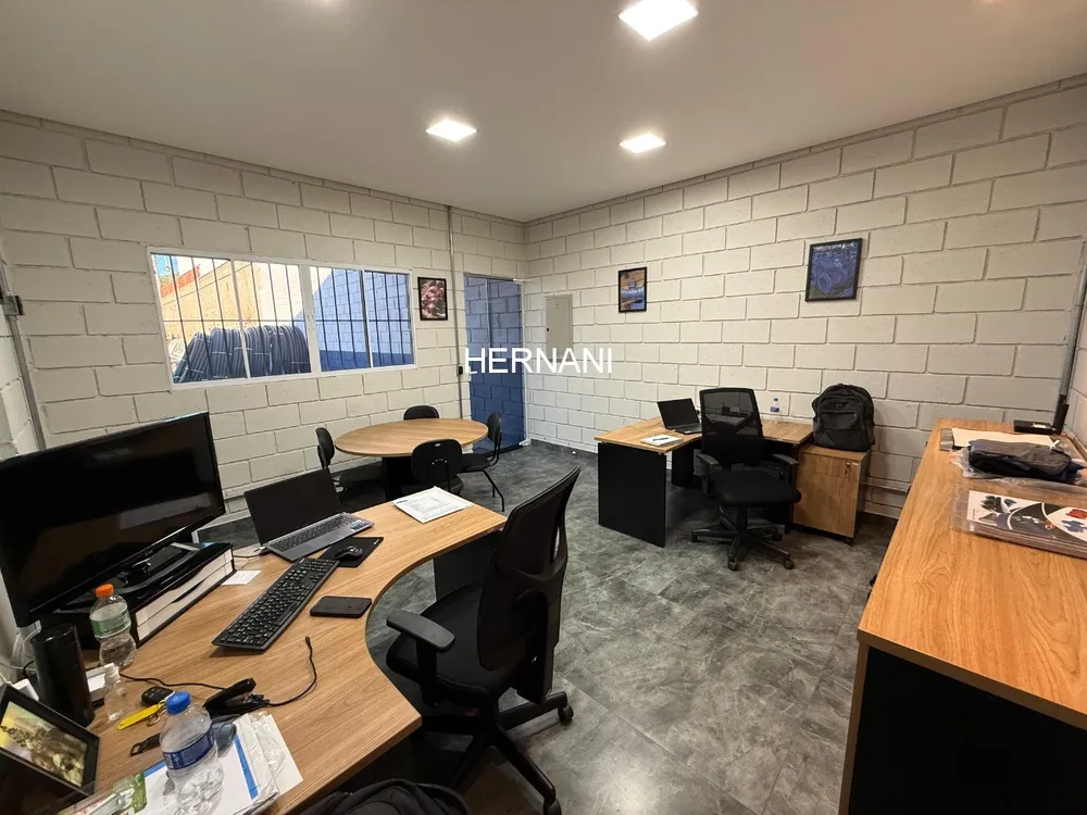 Loteamento e Condomínio, 1500 m² - Foto 1
