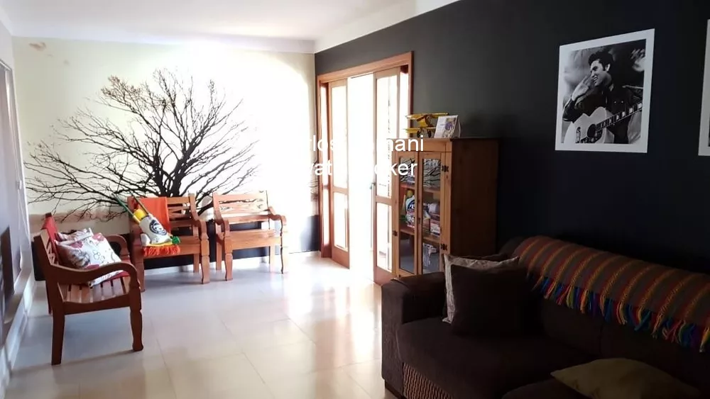 Casa à venda com 4 quartos, 332m² - Foto 3