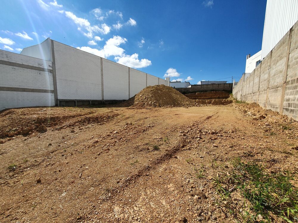 Loteamento e Condomínio, 1634 m² - Foto 1