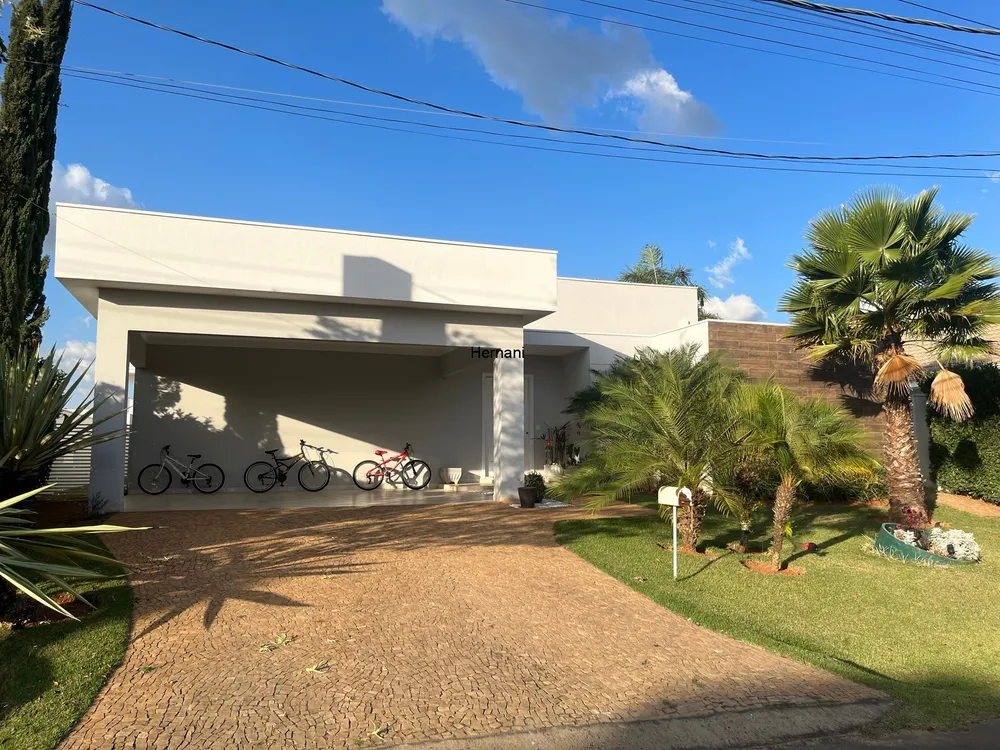 Casa, 4 quartos, 257 m² - Foto 1