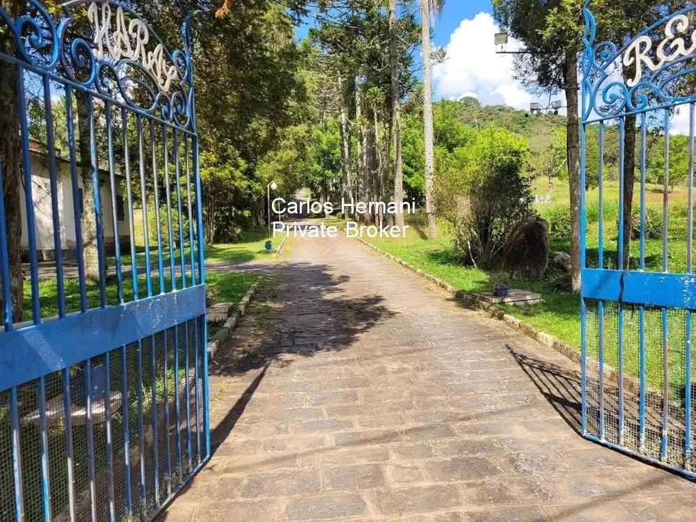 Fazenda à venda com 2 quartos, 1900m² - Foto 1