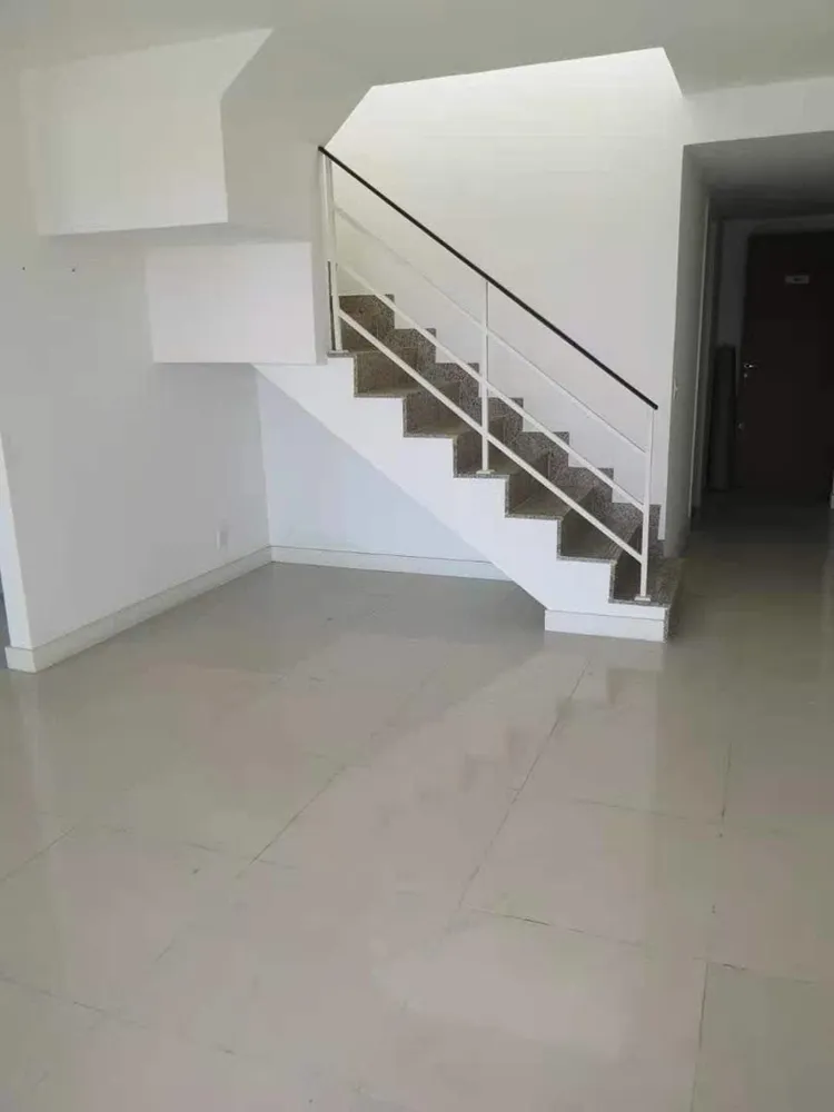 Cobertura, 3 quartos, 183 m² - Foto 2