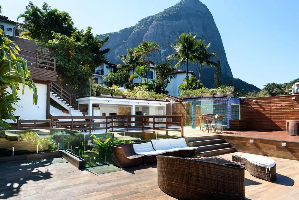 Casa, 6 quartos, 1050 m² - Foto 1