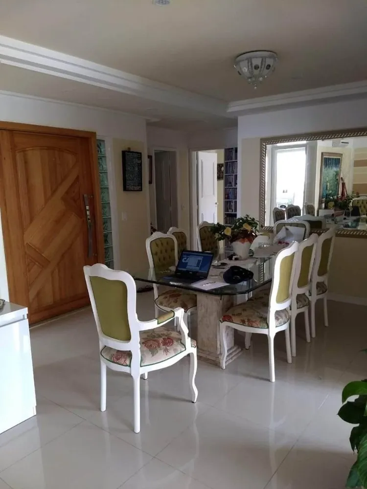 Cobertura, 3 quartos, 214 m² - Foto 2