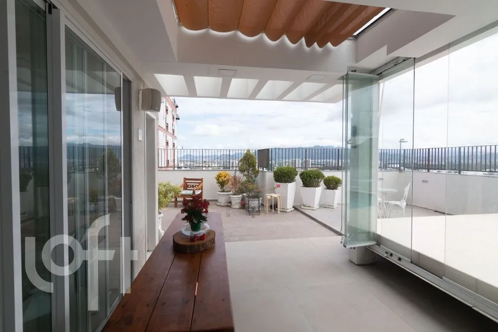 Cobertura, 3 quartos, 240 m² - Foto 1