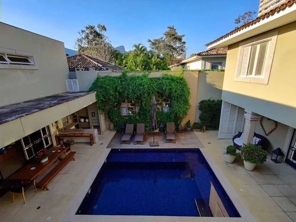 Casa, 5 quartos, 1800 m² - Foto 1