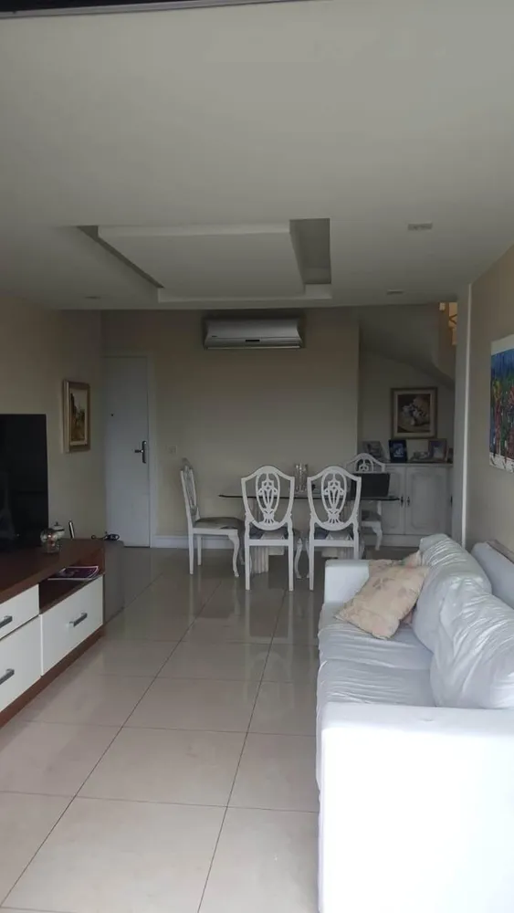 Cobertura, 3 quartos, 231 m² - Foto 2