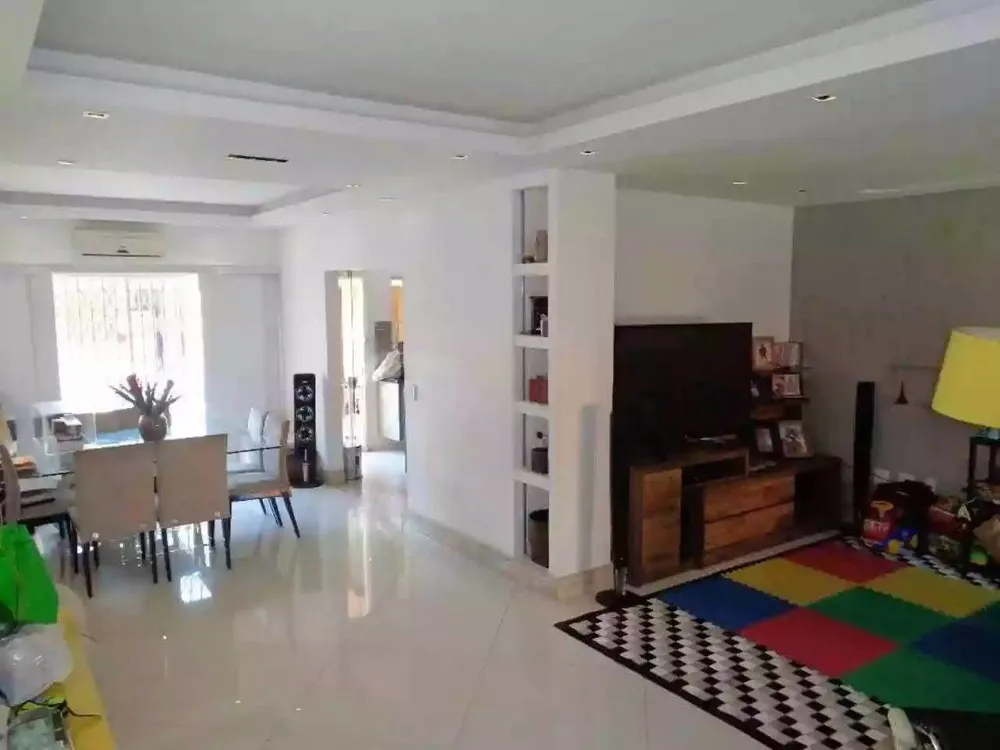 Casa, 3 quartos, 242 m² - Foto 3