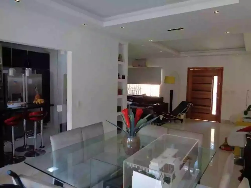 Casa, 3 quartos, 242 m² - Foto 5