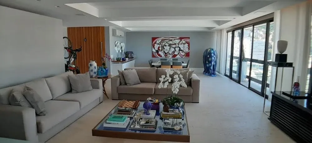 Apartamento, 3 quartos, 250 m² - Foto 1