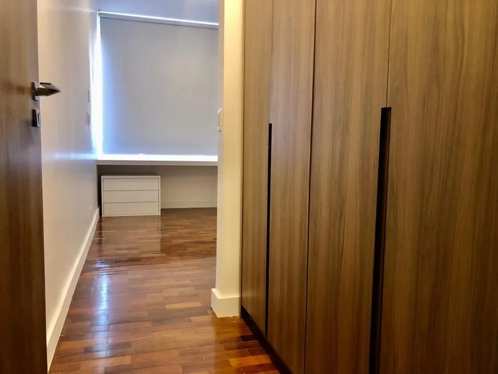 Apartamento, 3 quartos, 246 m² - Foto 1