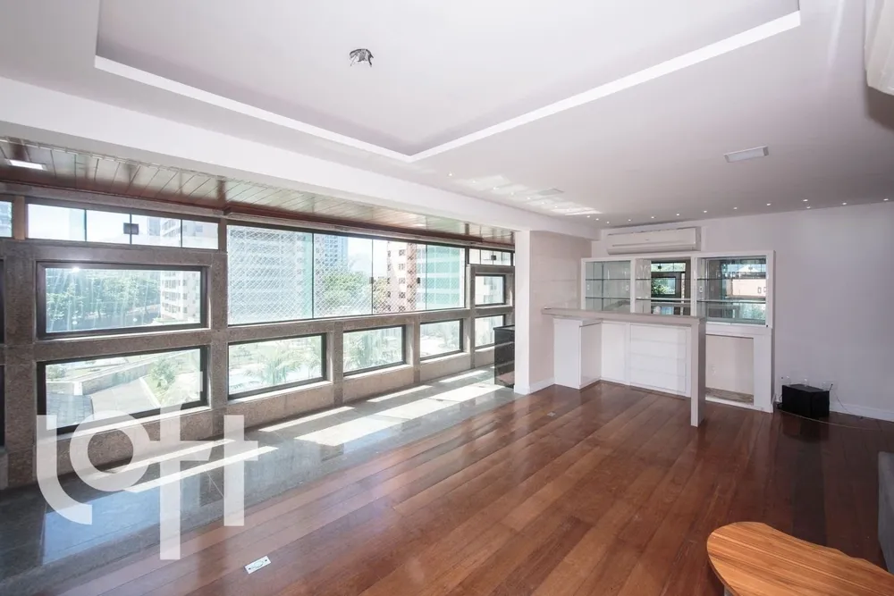 Apartamento, 4 quartos, 215 m² - Foto 1