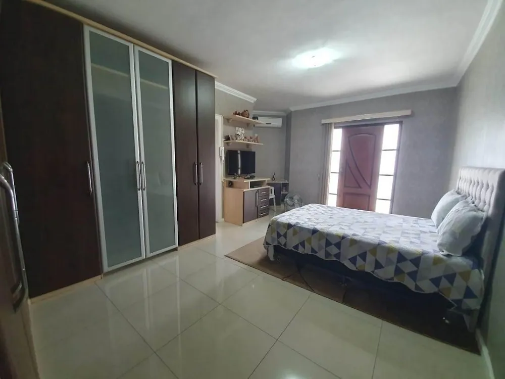 Casa, 5 quartos, 285 m² - Foto 3