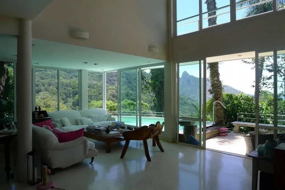 Casa, 4 quartos, 240 m² - Foto 1