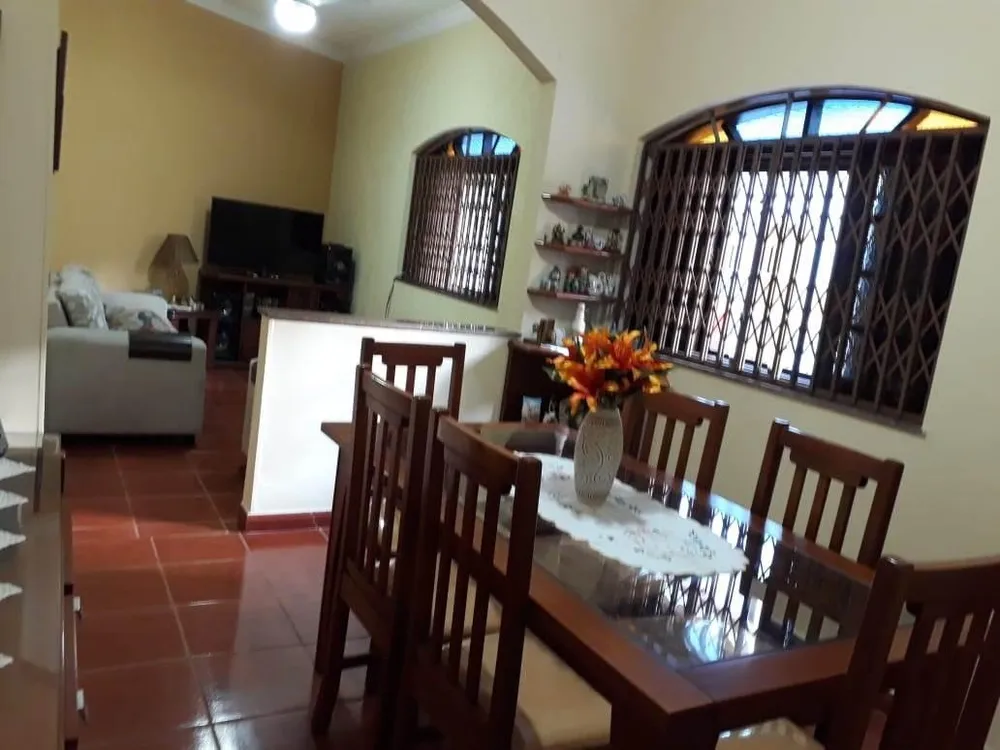 Casa, 3 quartos, 182 m² - Foto 2