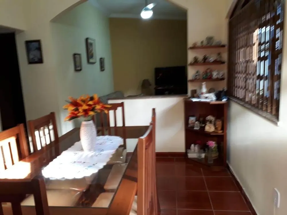 Casa, 3 quartos, 182 m² - Foto 1